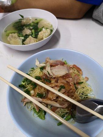 Sai Mai Bamee Kiew Kung